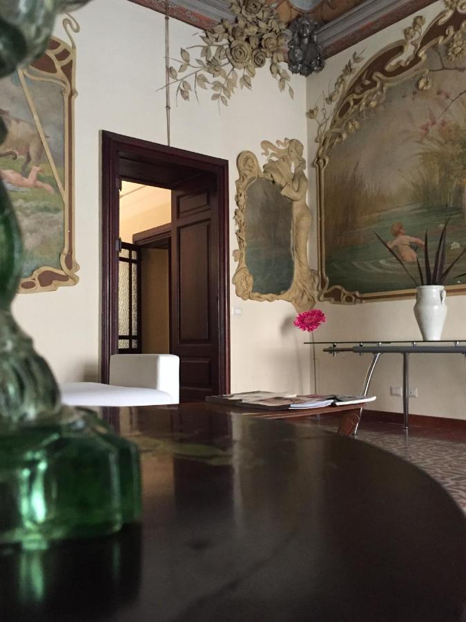 Sake Maison De Charme - Fascinating Ancient Sicilian Mansion 카타니아 외부 사진