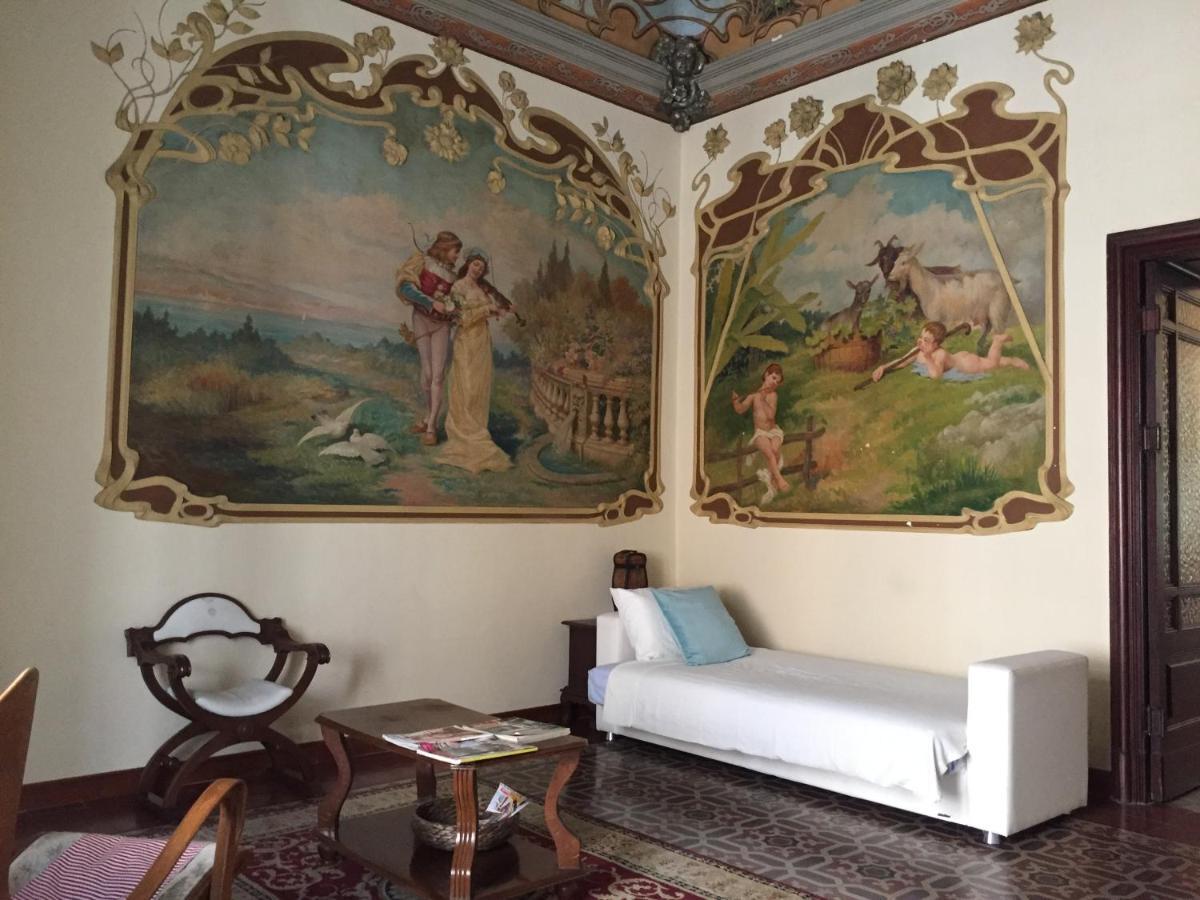 Sake Maison De Charme - Fascinating Ancient Sicilian Mansion 카타니아 외부 사진